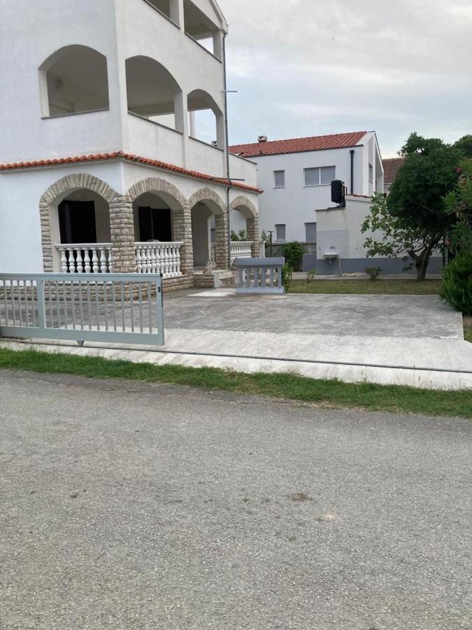 Beach Apartments Privlaka  Esterno foto